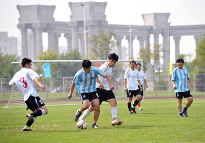 中国男足与韩国、泰国、新加坡分在同一个小组